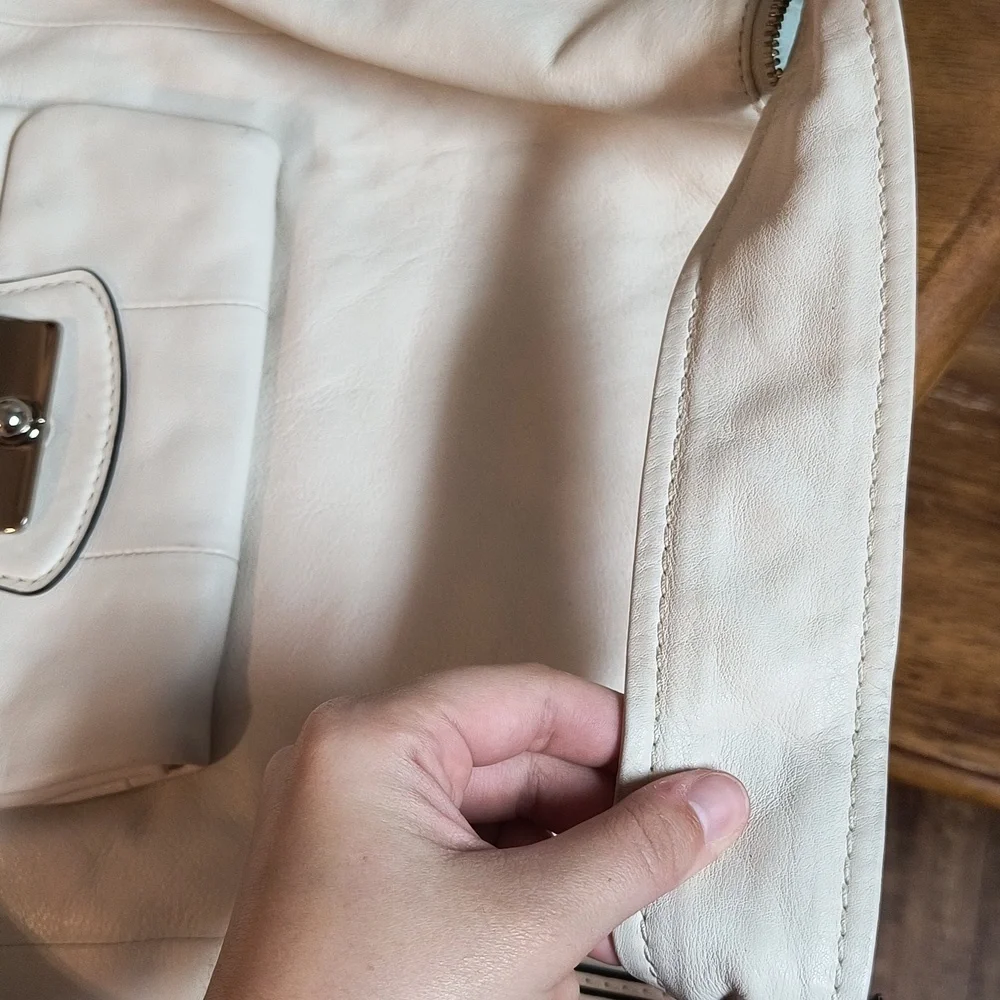 Coach chic white